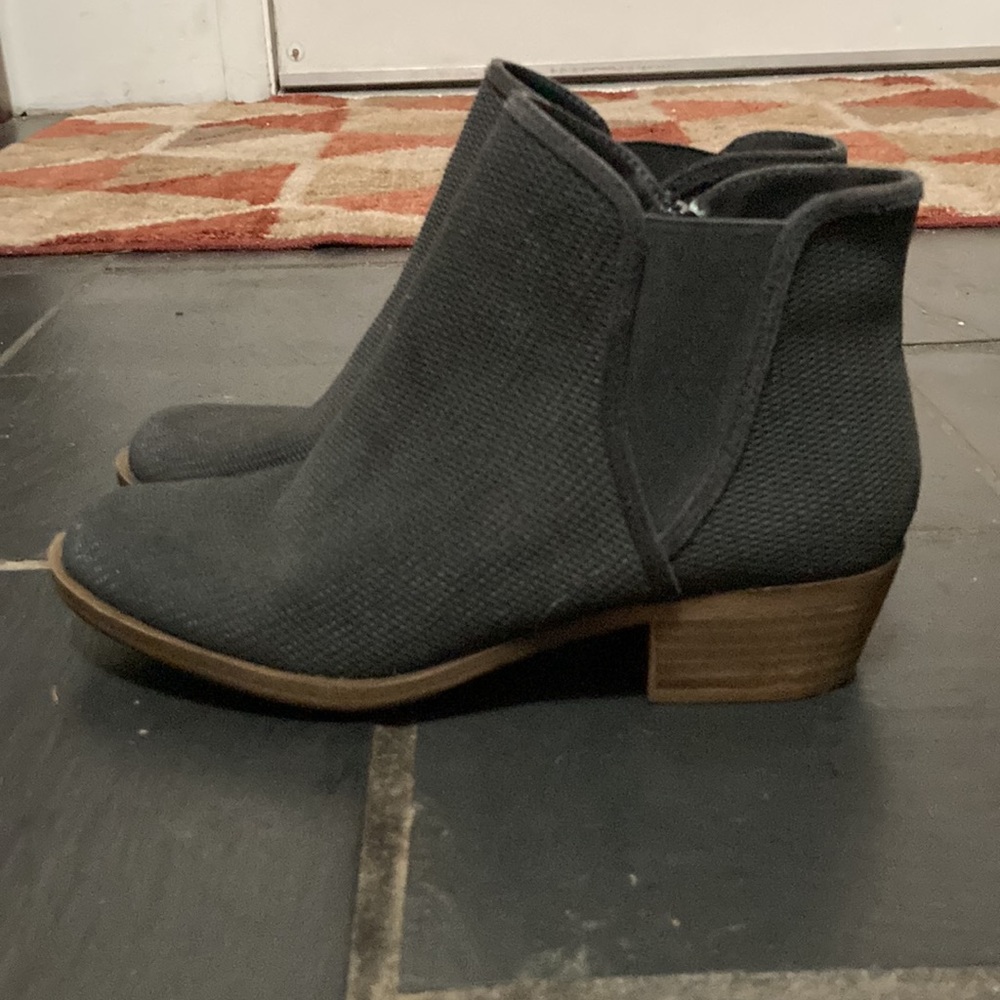 Kensie Size 7 1/2 Ankle Boots